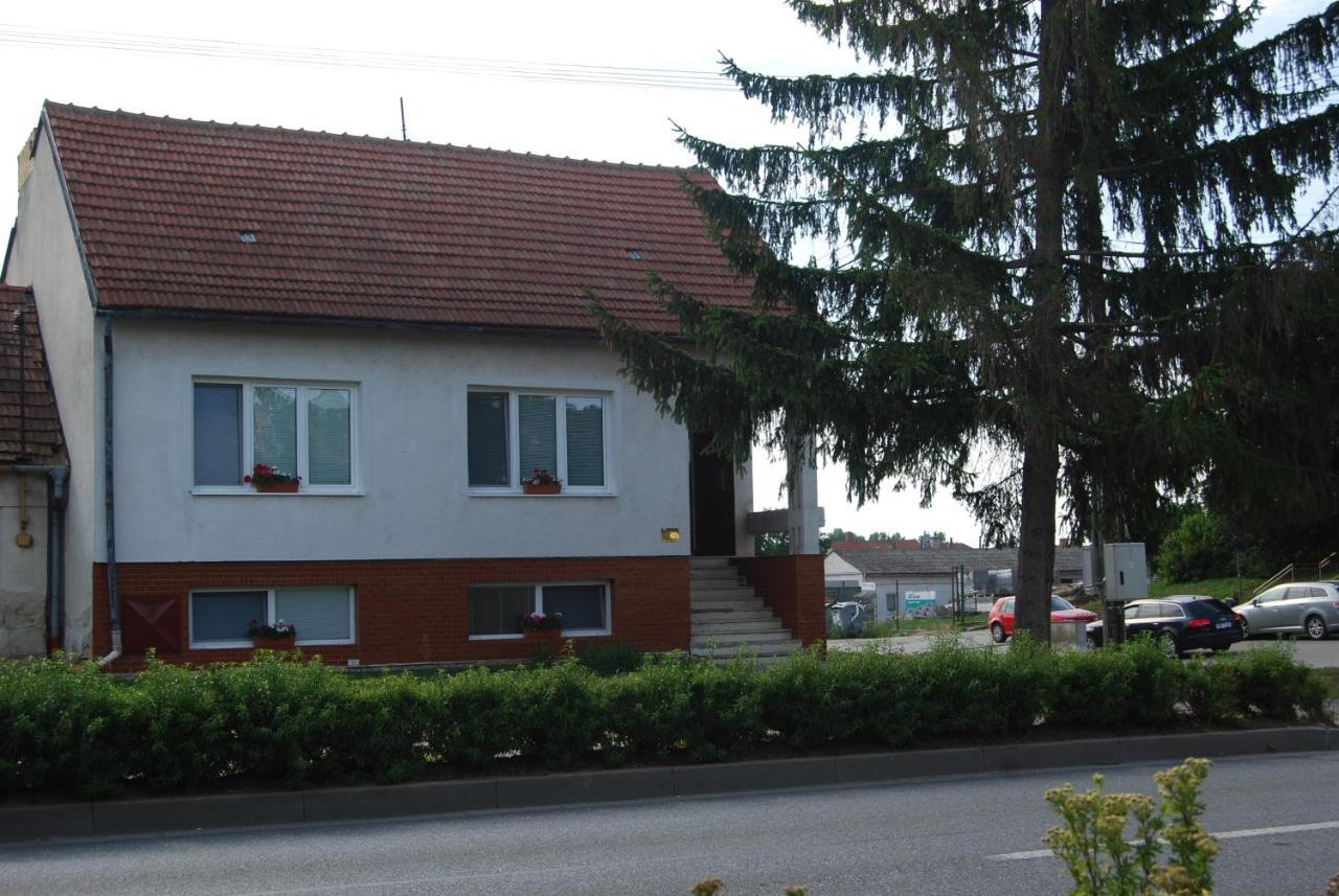 Penzion Na Rozcesti Svatoborice Екстер'єр фото